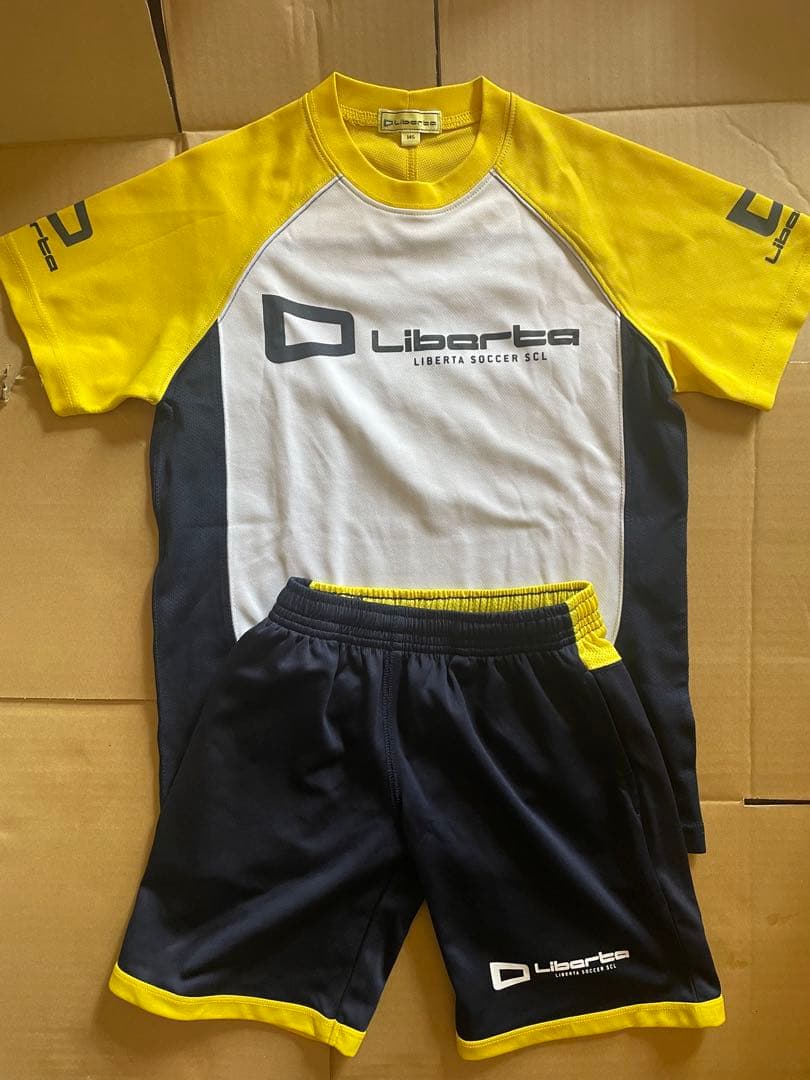 Liberta 練習着セット Tシャツとショートパンツ　サイズ 145