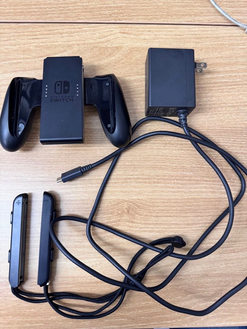 ニンテンドースイッチ　本体　2017年購入品 【Joy-Con無】