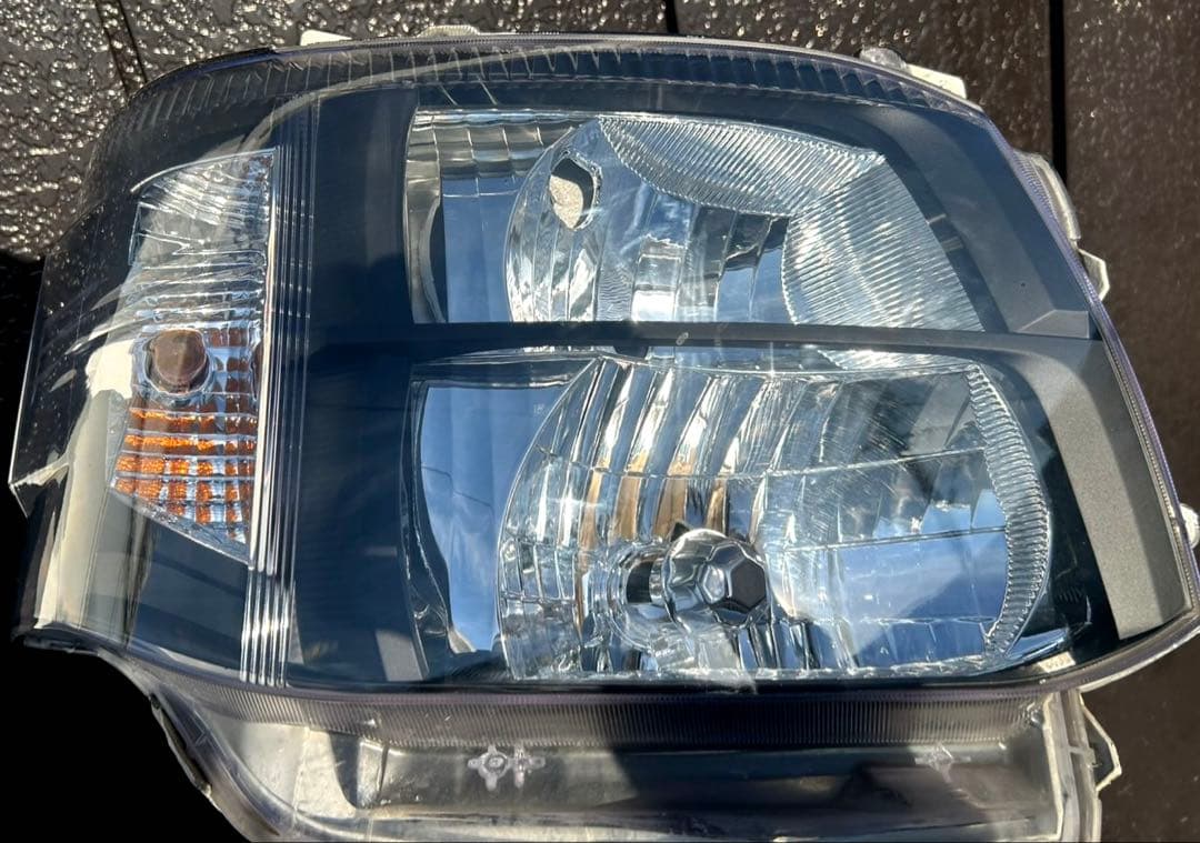 ハイエース200系3型 HIDヘッドライト インナーブラック キセノン タイプ