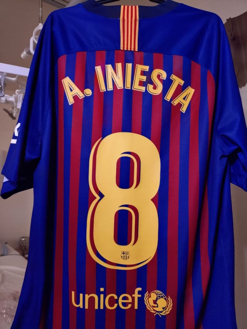 イニエスタ 退団記念日マーキング入りホームユニ
