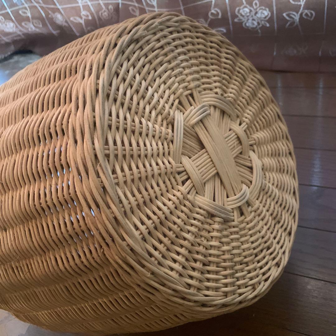 犬の形 ラタン バスケット 蓋付き