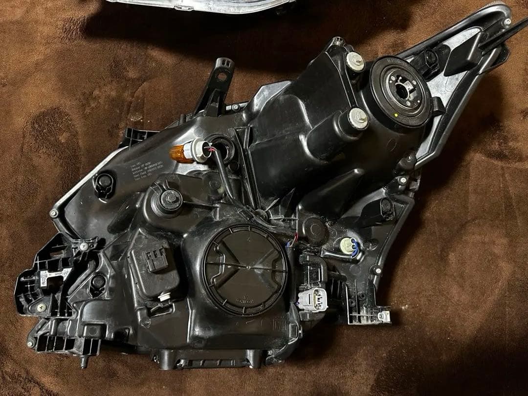 トヨタ20系ヴェルファイア前期純正ヘッドライト