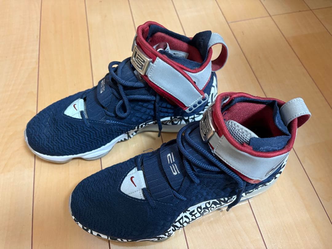 バッシュ Nike LeBron 17 Graffiti Cold Blue