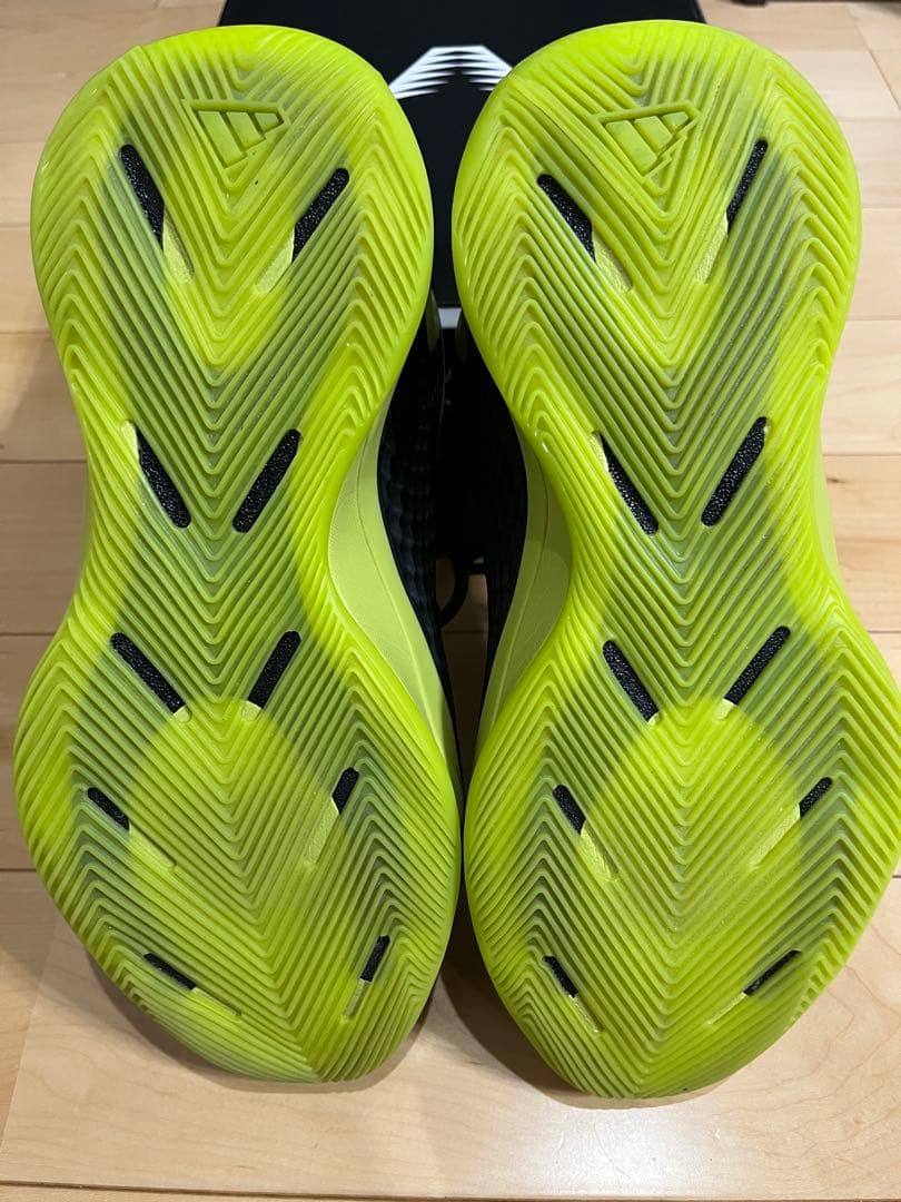 バスケットボールシューズ ミッドカット ライムグリーン/ブラック