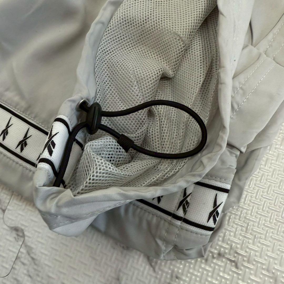 美品 Reebok セットアップ XL 銀 ジャージ　大きいサイズ　リーボック