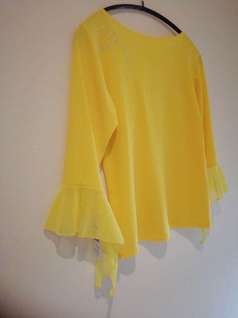 エレガントな黄色のフレア袖トップス、ロングスカートのセットアップ✨新品