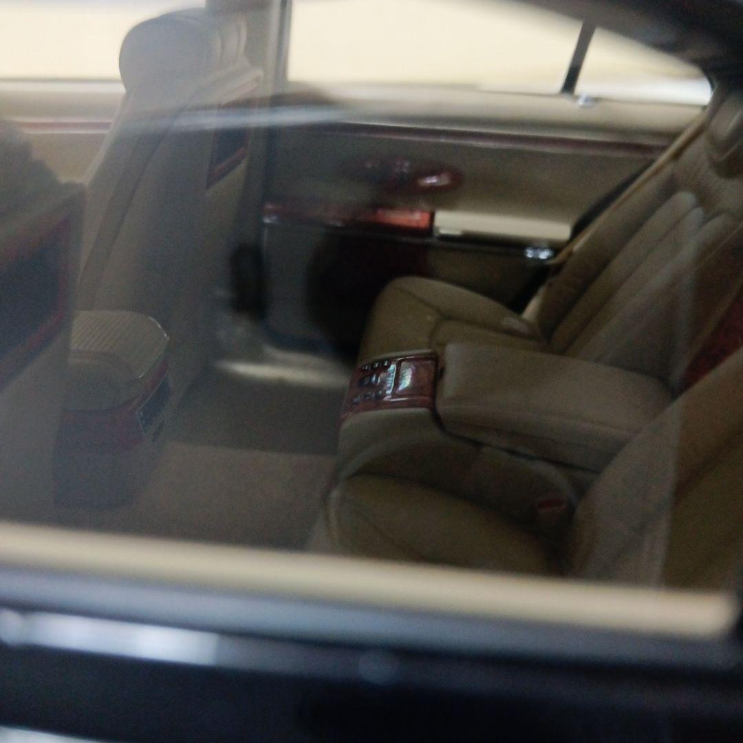 AUTOart MILLENNIUM 1/18スケールMAYBACH 57