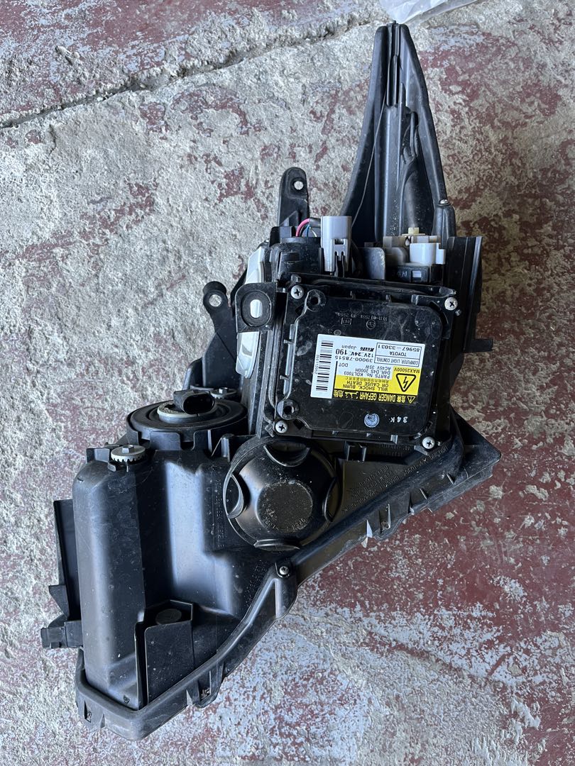 30プリウス 後期ヘッドライト 左右セット