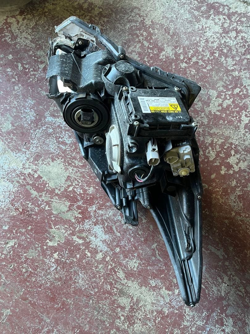 30プリウス 後期ヘッドライト 左右セット