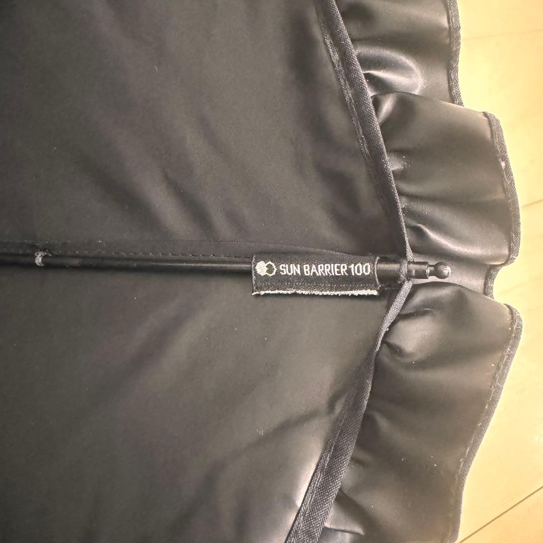 サンバリア 折りたたみ日傘 ２段折 フリル ブラック