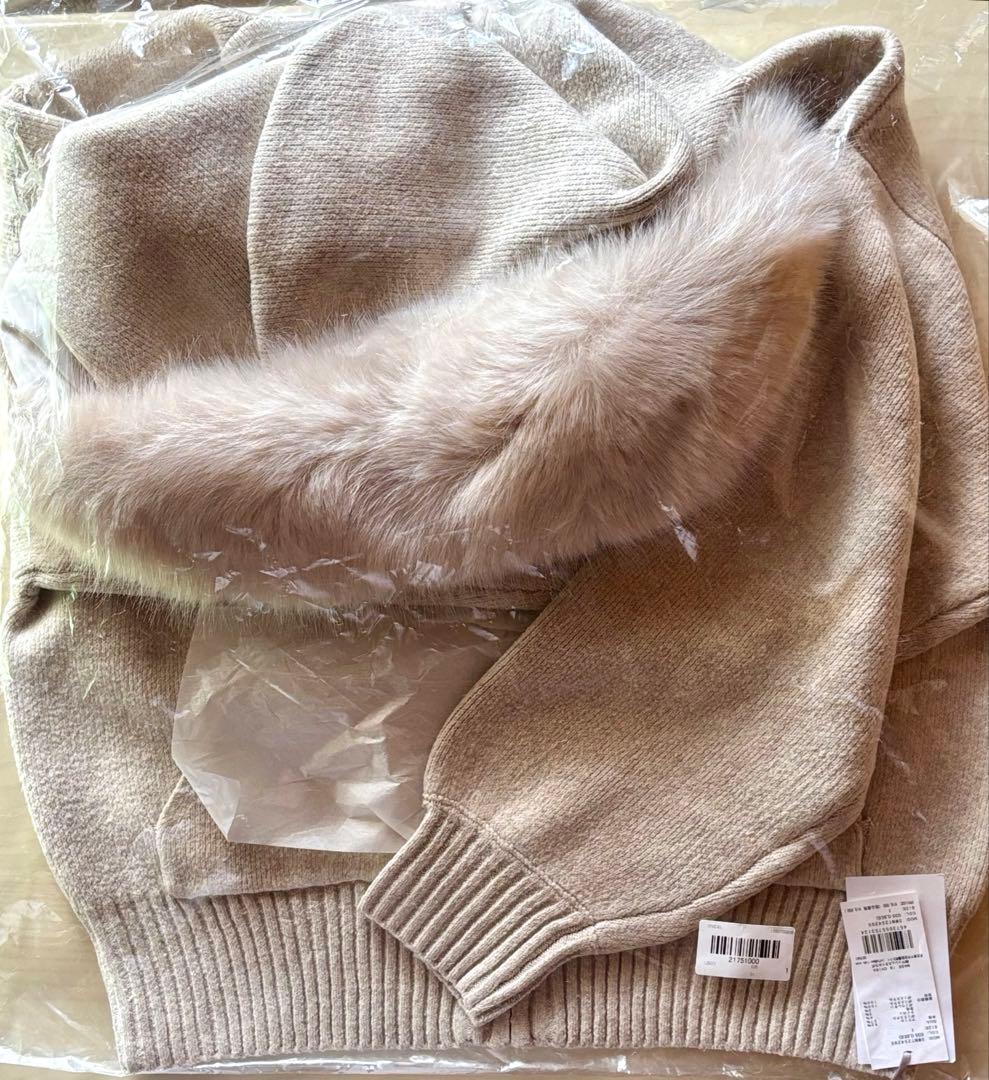 専用　【新品未開封 タグ付き】SNIDEL 限定 ファーフードパーカー