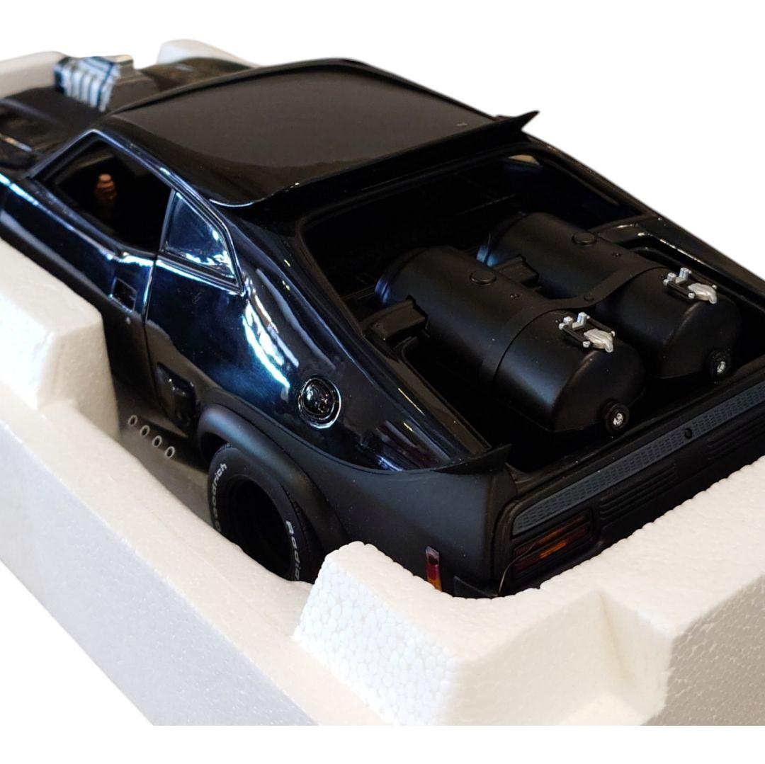 ミニカー AUTOart MAD MAX 2 INTERCEPTOR 1:18