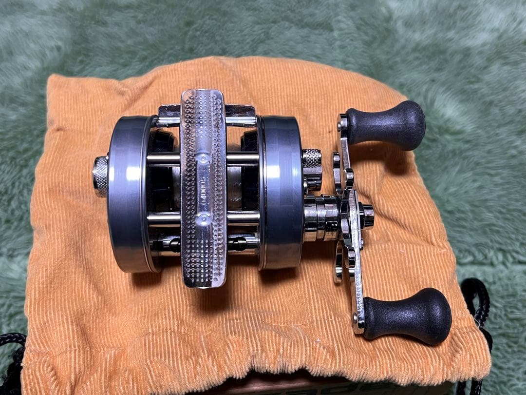 【新品未使用】アブ アンバサダー 2500CI リール