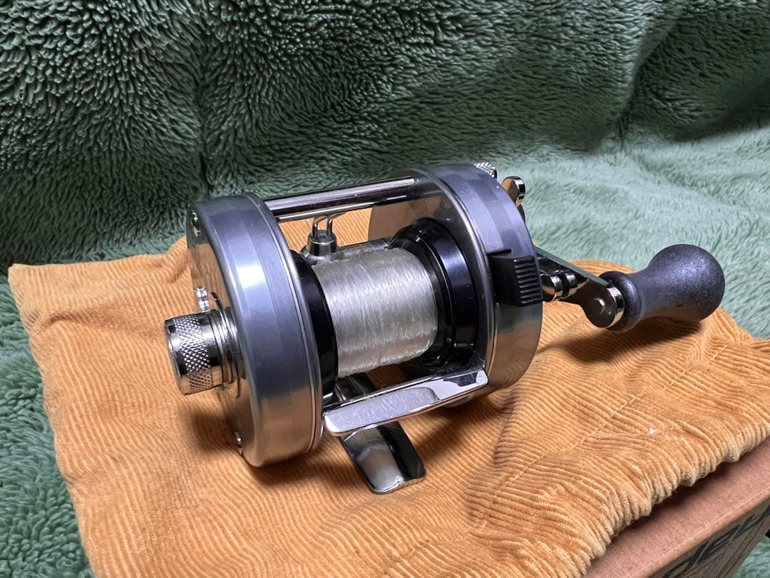 【新品未使用】アブ アンバサダー 2500CI リール