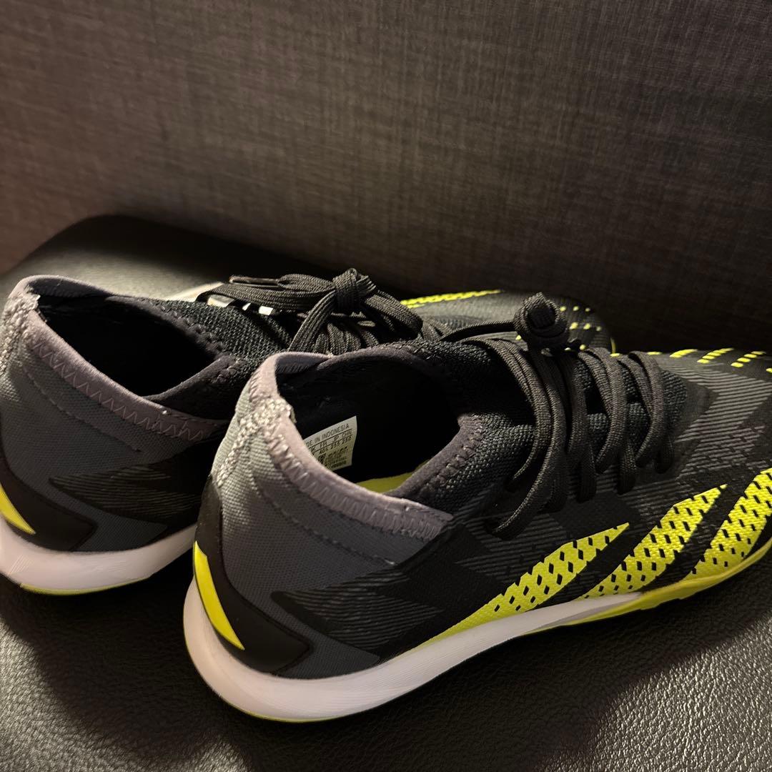 【新品】adidas Predator サッカーシューズ 黒/黄緑　25.5cm