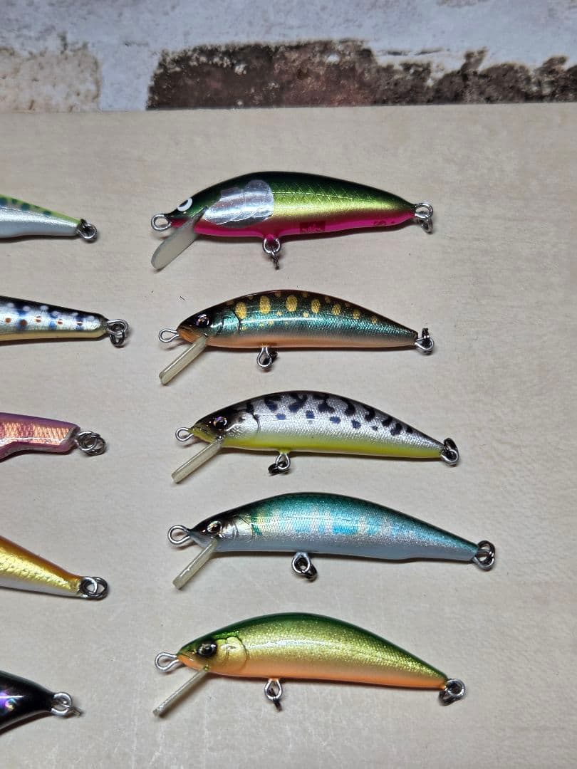 渓流トラウトルアー　ミノー 15こセット