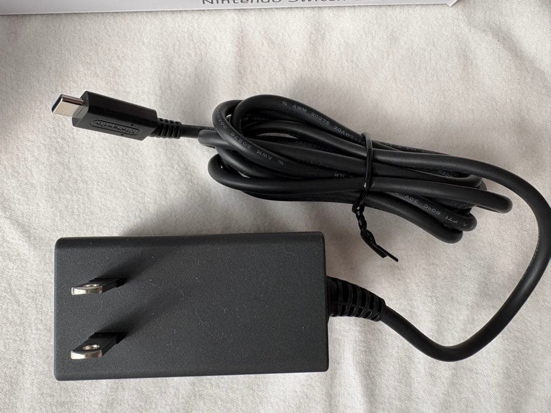 【まりる】　Switch Lite 本体と保護フィルムなど一式