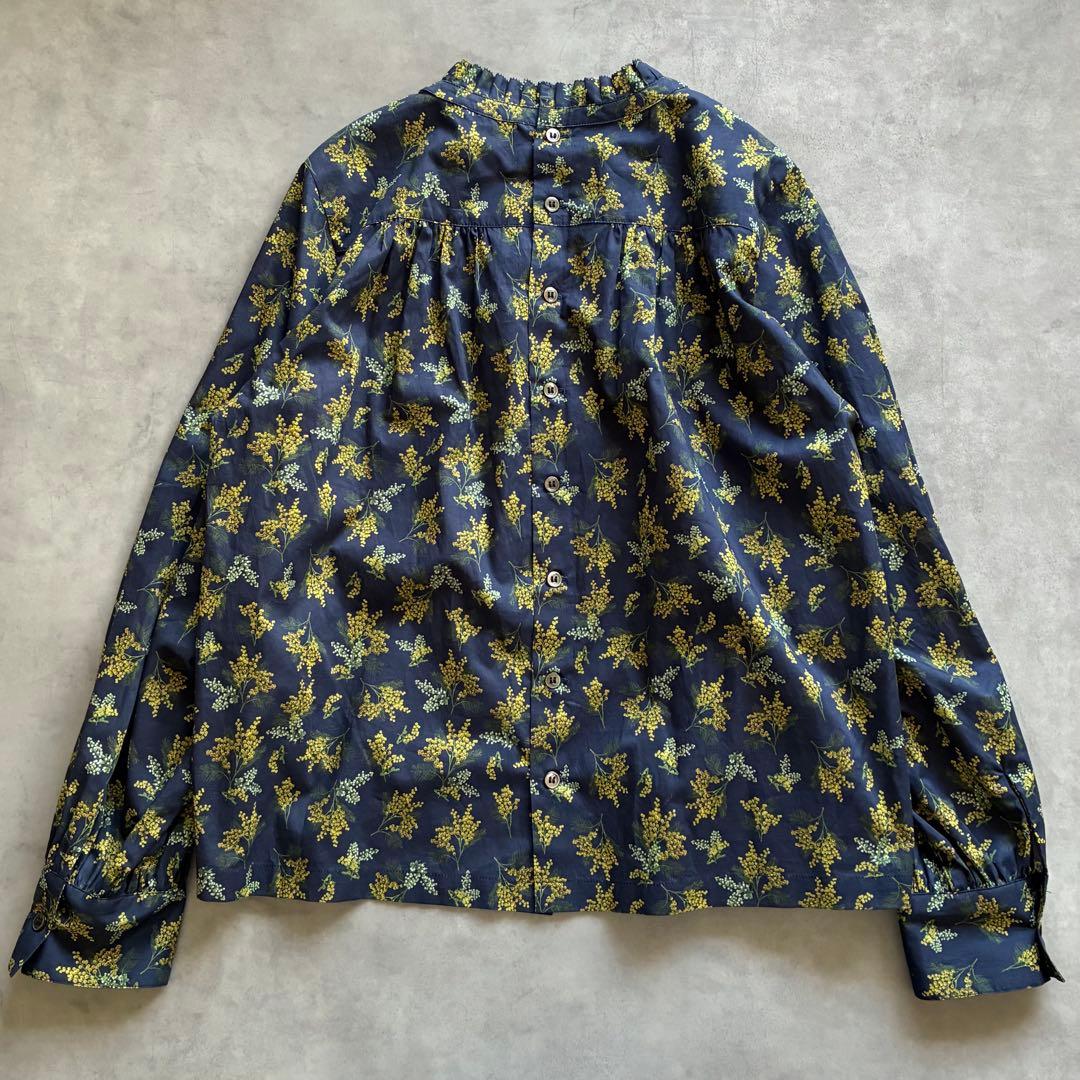 美品 ポルテデブトン リバティ ミモザ柄 ブラウス ネイビー 紺 フリルギャザー