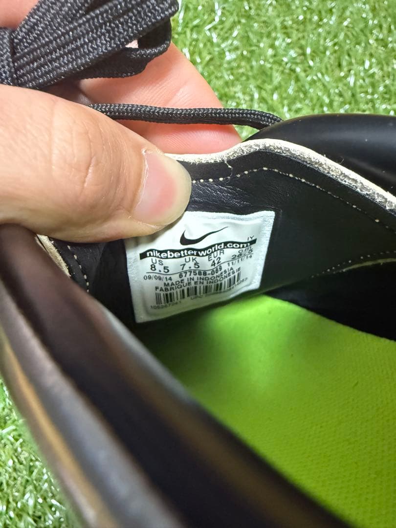 ナイキ ネイマール限定モデル ハイパーヴェノム フェロン