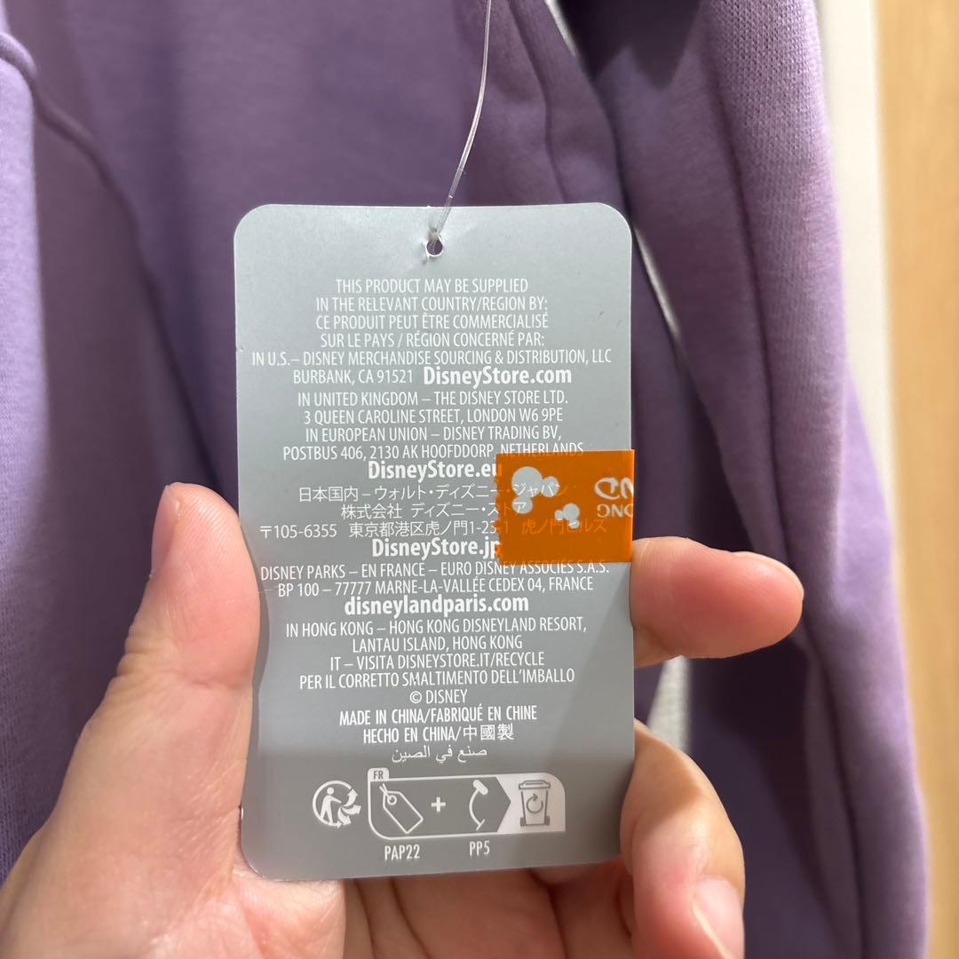 香港ディズニー　ルシファー裏起毛パーカー　Sサイズ　新品タグ付き