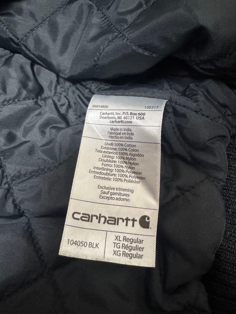 早い者勝ち　Carhartt アクティブジャケット