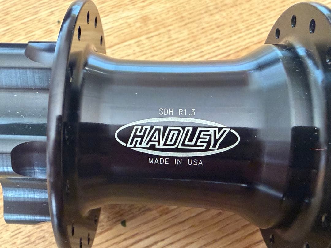 HADLEY SDH R1.3 リヤハブ 135mm×10mm 32H