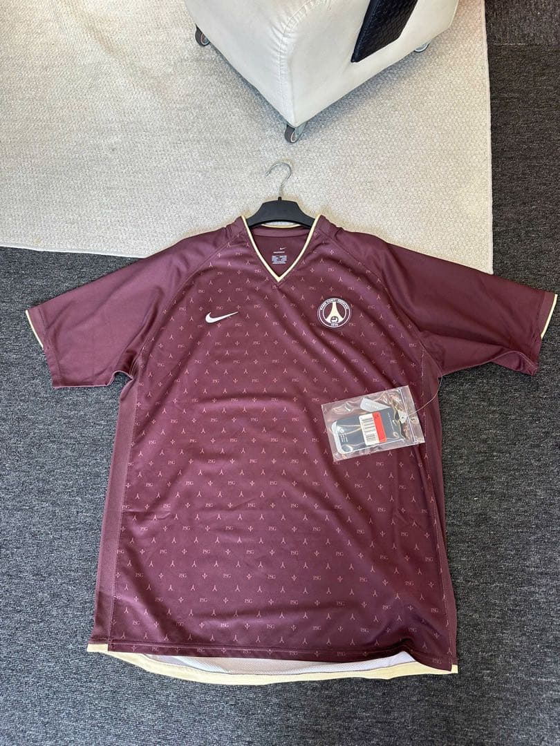 Nike バーガンディ サッカーシャツ