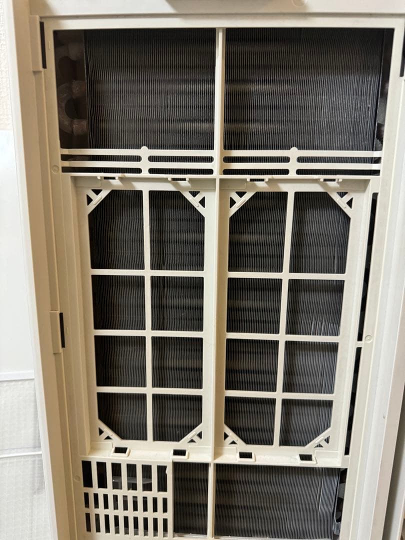 CORONAルームエアコン　ウインド型冷房専用　形式名CW-168G