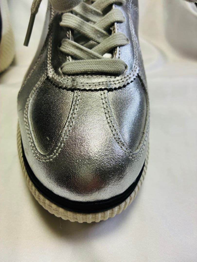 オニツカタイガー　DELECITY デレシティ　24ｃｍ シルバー　レディース