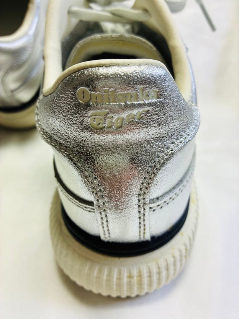 オニツカタイガー　DELECITY デレシティ　24ｃｍ シルバー　レディース