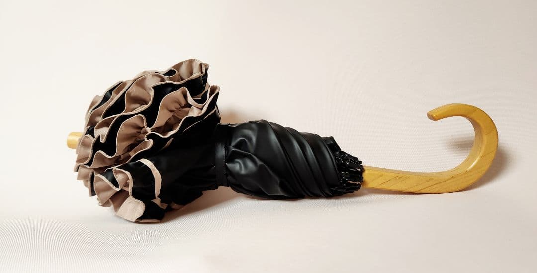 も*か様 ★【美品】サンバリア100 日傘 2段折 フリル ピンク