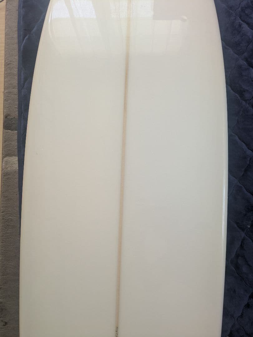 ビギナーの方にもおすすめ！サーフボード　ミッドレングス　6.8×21×29