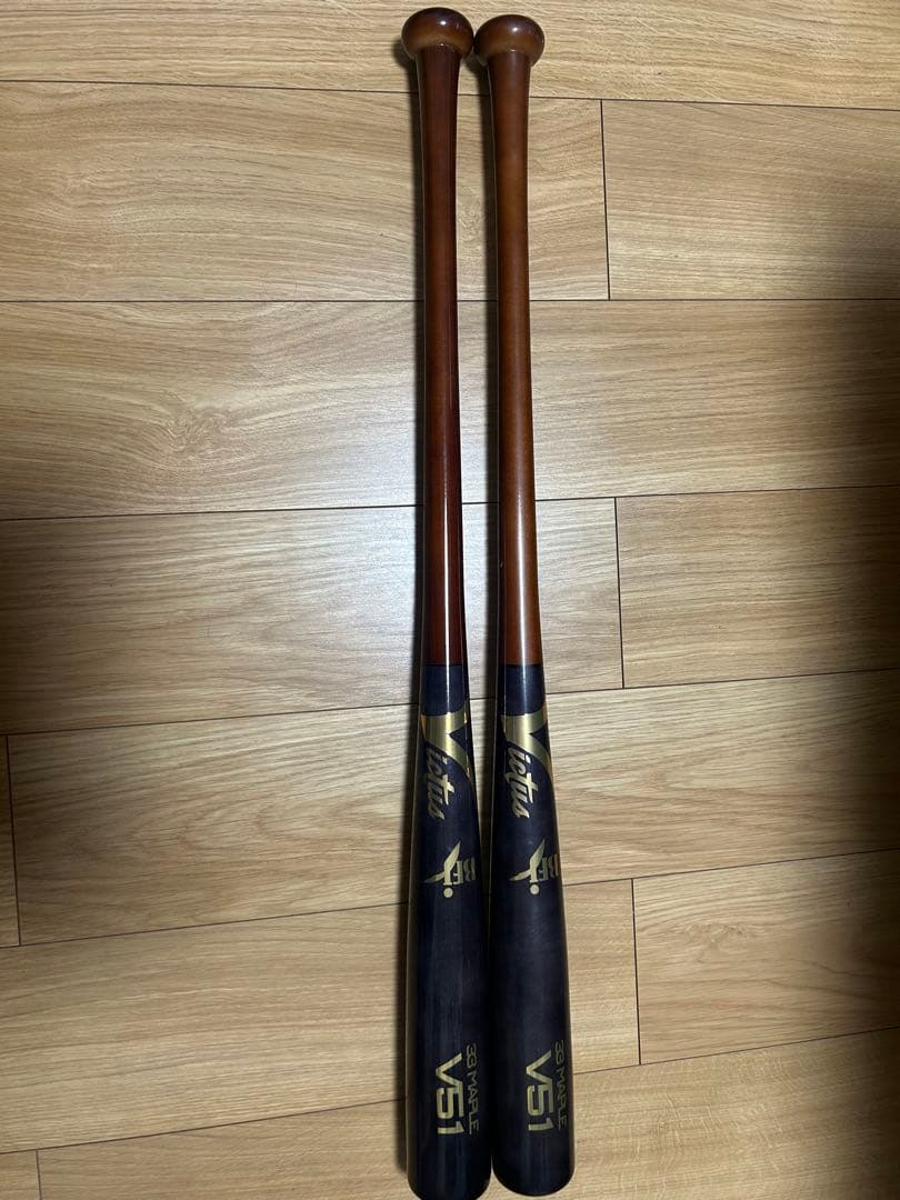 V51 ヴィクタス　硬式木製バット　84センチ 2本セット