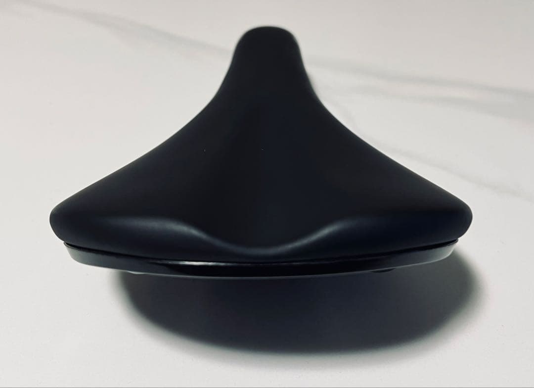 Fabric SCOOP RACE SHALLOW サドル チタン142mm