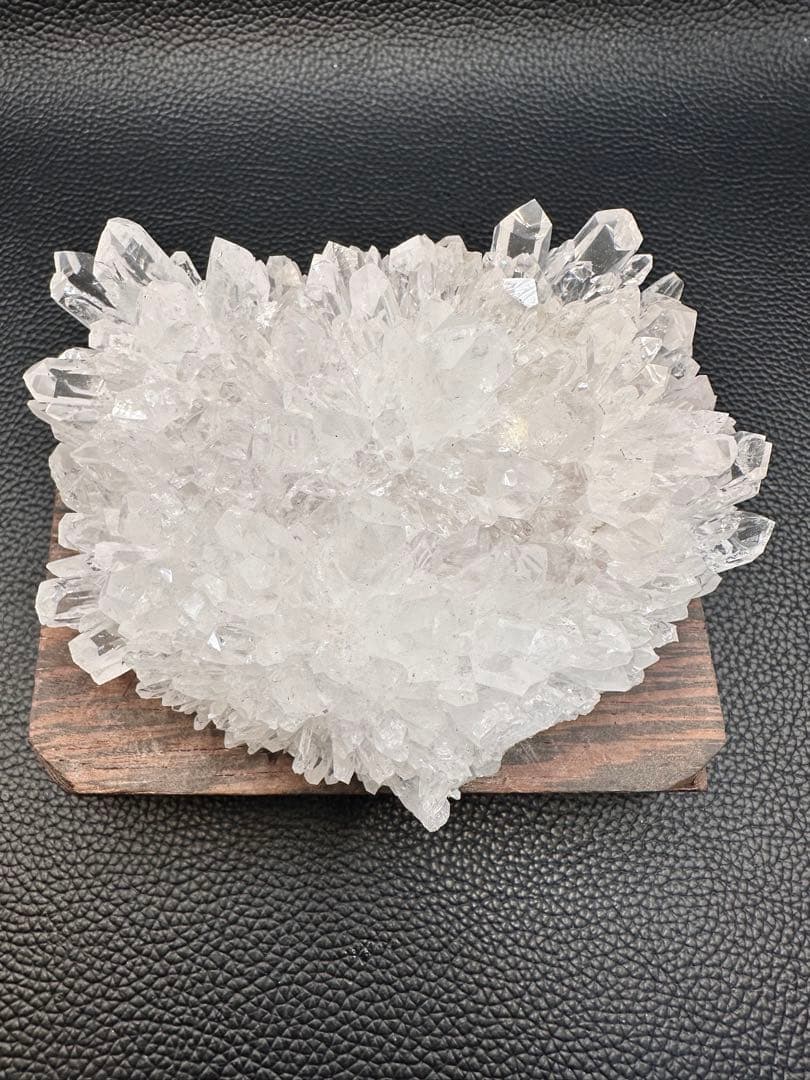 希少 四川省産 菊花水晶 クラスター 333g フラワークォーツ 水晶 629