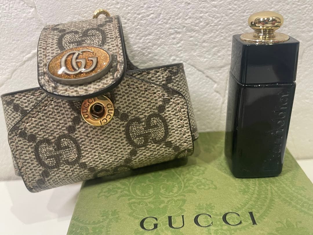 【新品未使用】グッチGGロゴ AirPods Pro ケース　オフィディア