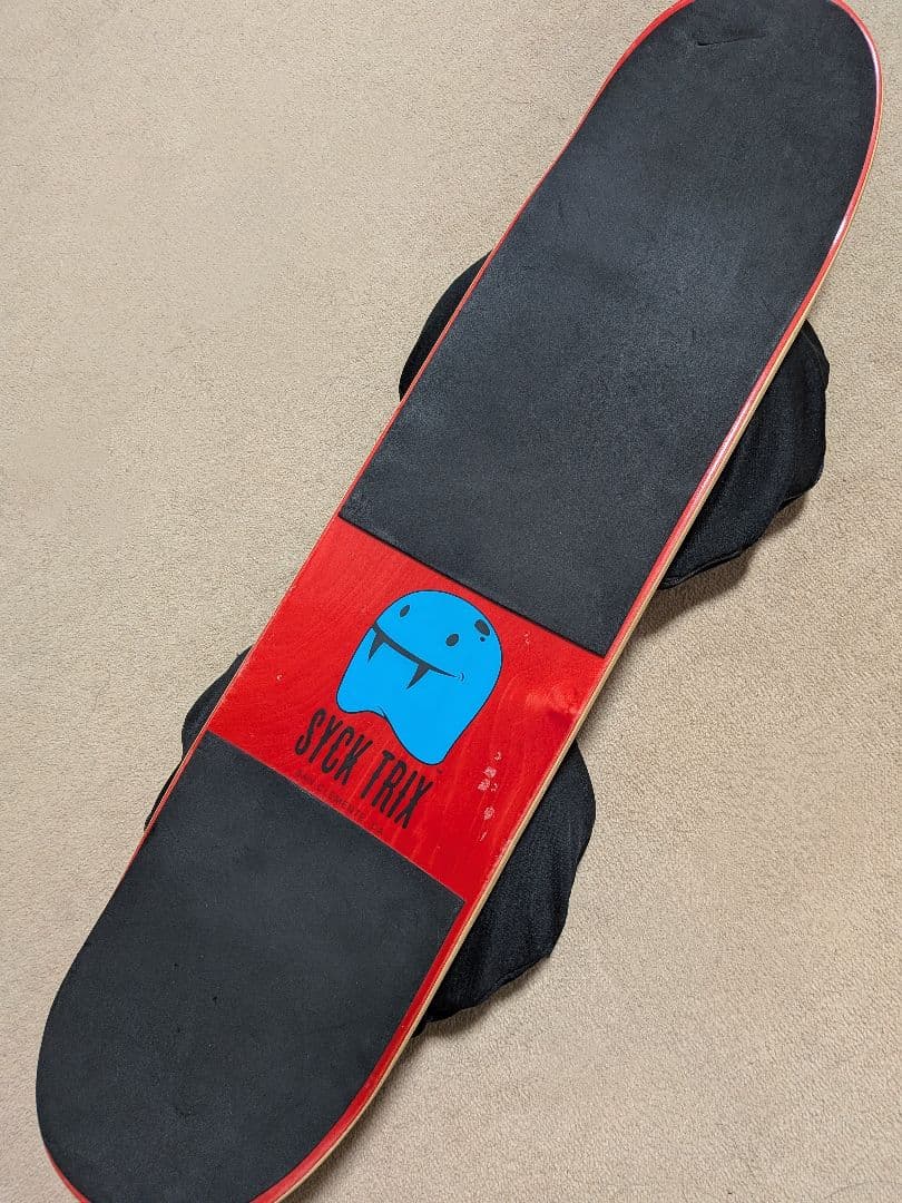 Syck Trix スケートボード 赤/黒 クッション付き