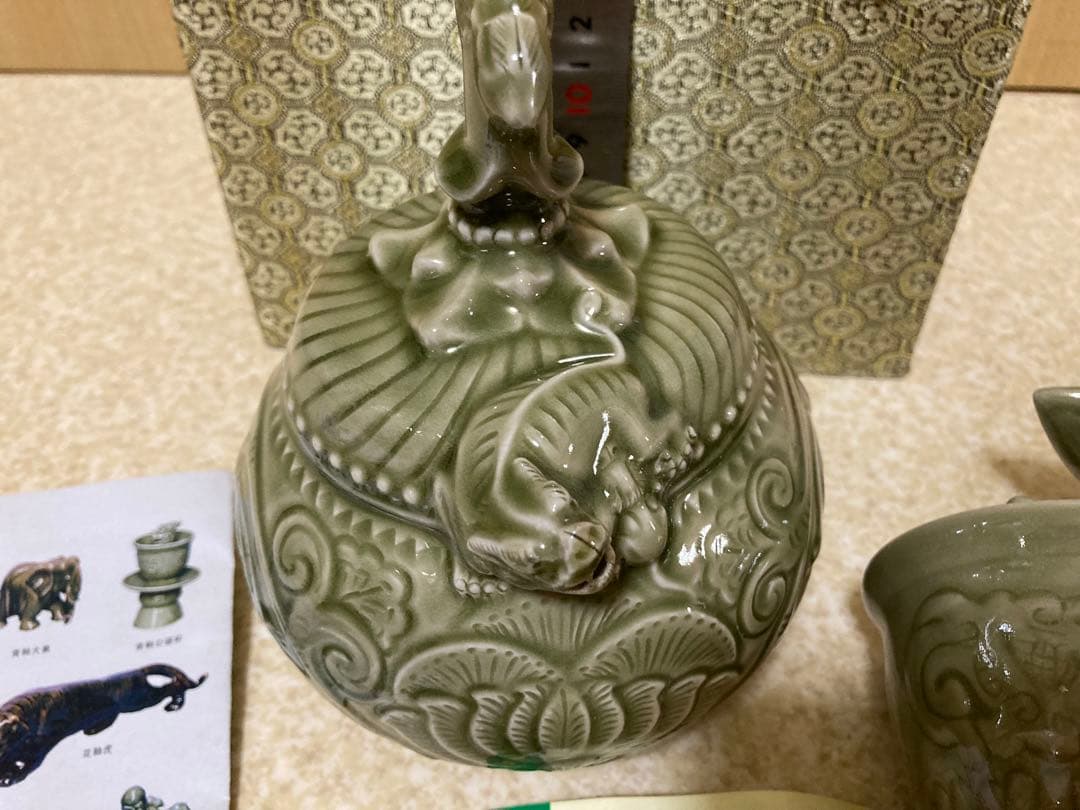 中国宋代耀州窯 倒流壶￼ 陽刻花紋 古美術品