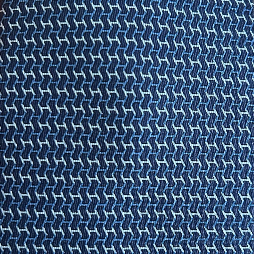 新品タグ付　HERMES エルメス　ネクタイ　H柄　高級シルク　ネイビー　ブルー