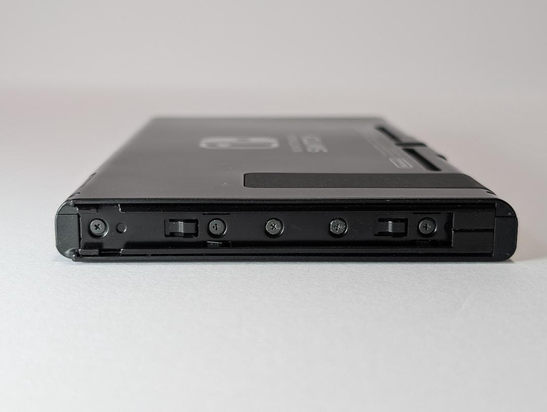 【美品】Nintendo Switch　バッテリー強化版（新型）ゲーム3本セット