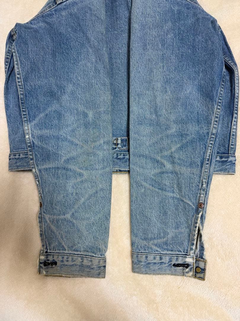 し*け様 Levi's ファーストデニムジャケット　復刻 古着　ハチノス