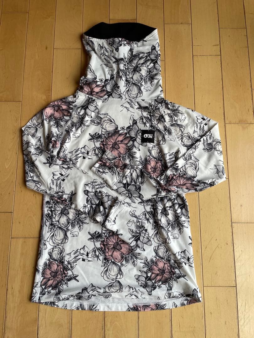 スノーボードジャケット＆パンツと花柄トップスセット