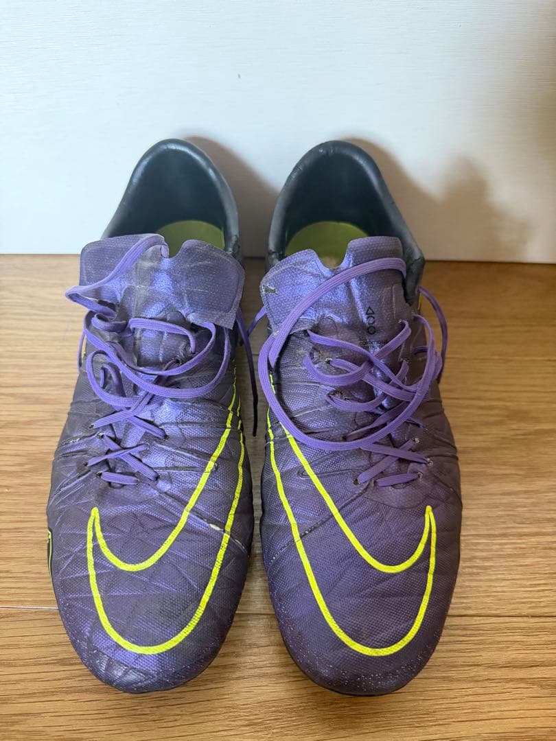 Nike サッカースパイク ハイパーヴェノム