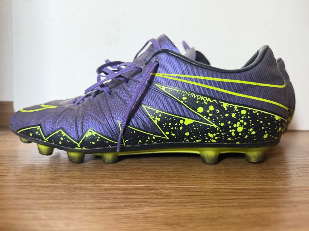 Nike サッカースパイク ハイパーヴェノム