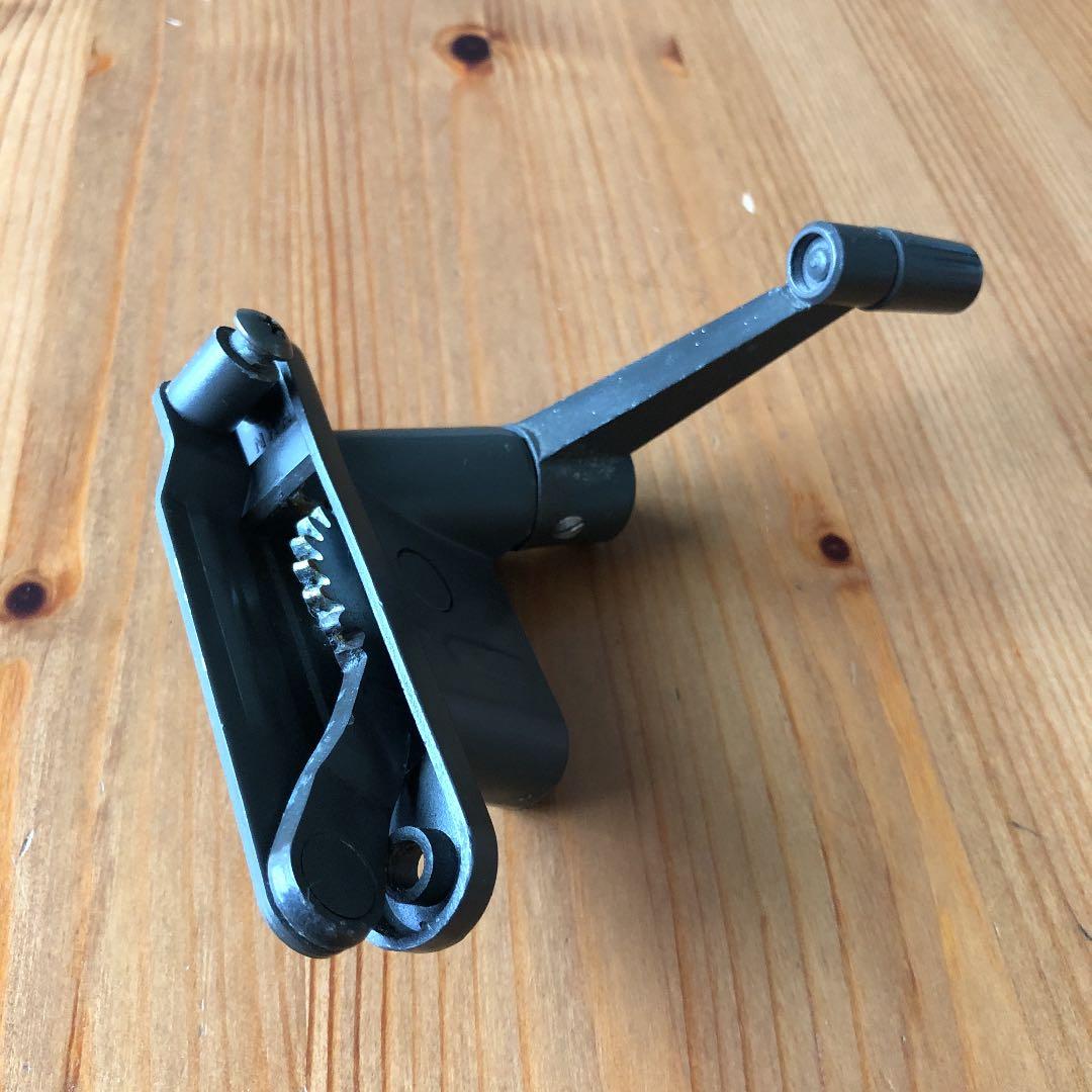 新日軽　ルーバーハンドル　NHK34R