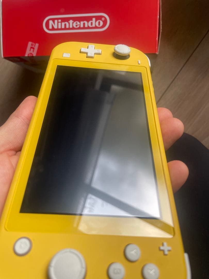 Nintendo Switch Lite イエロー 本体 使用時間10時間以下