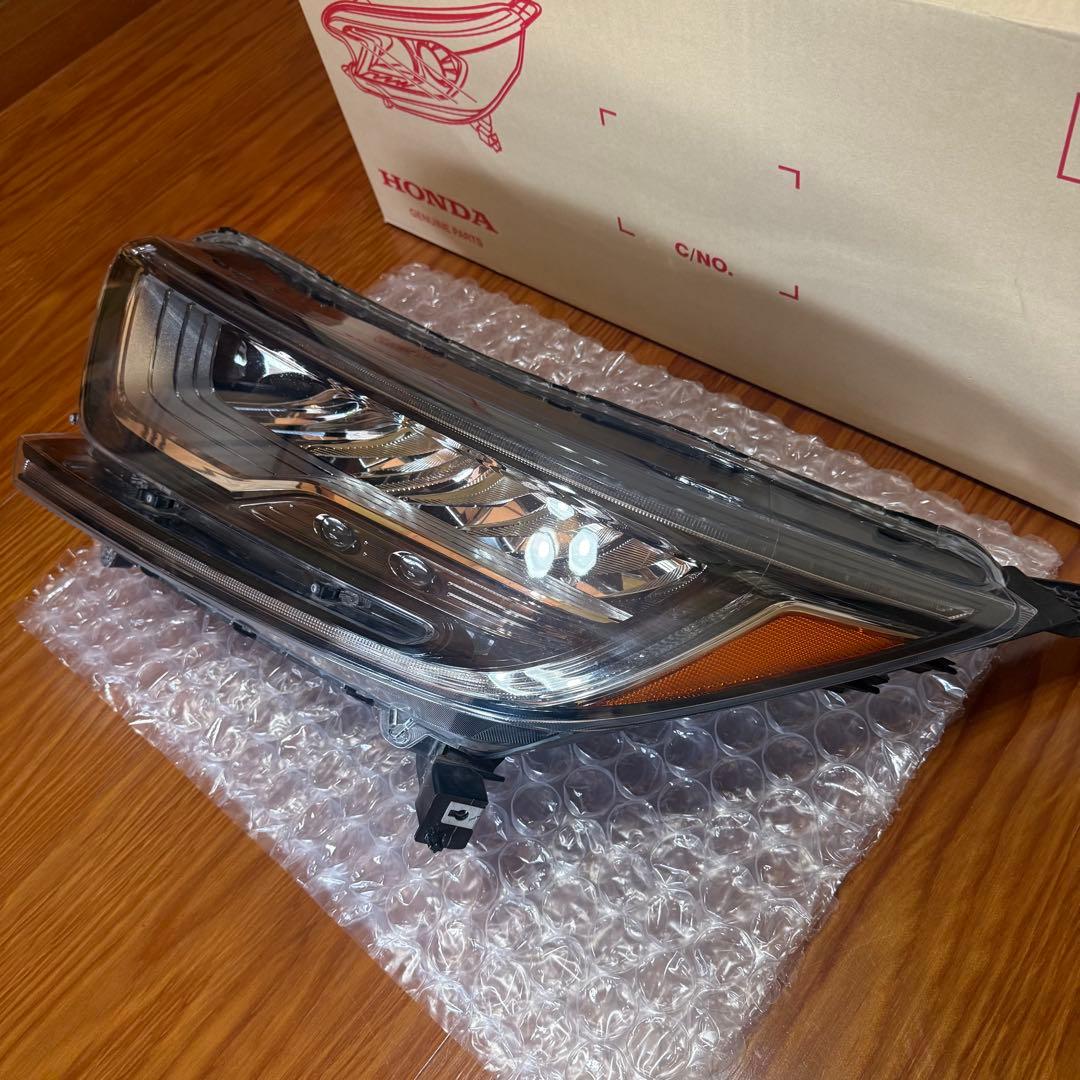ホンダ　 CR-V 左ヘッドライト