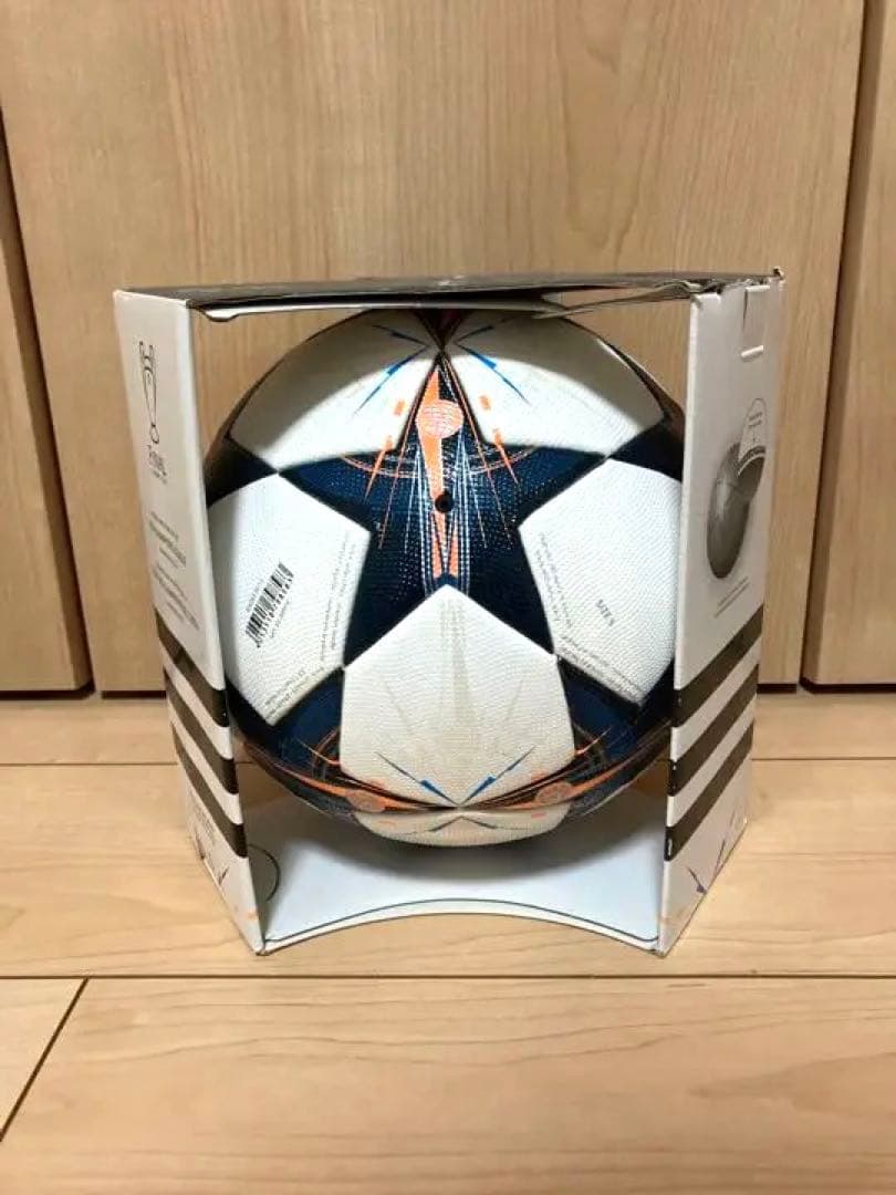 LISBON 2014 フィナーレ　ボール　公式球　アディダス  フリースタイル