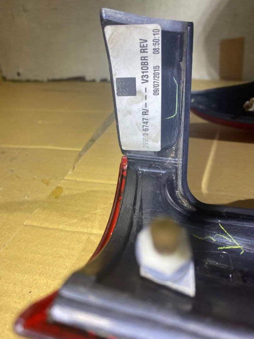 ルノー カングー 右側 テールライト