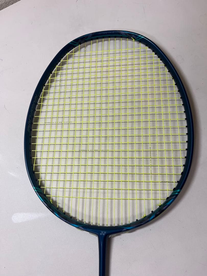 ナノフレア800プロ　バドミントン　ラケット 4UG5 ヨネックス　ヒビあり